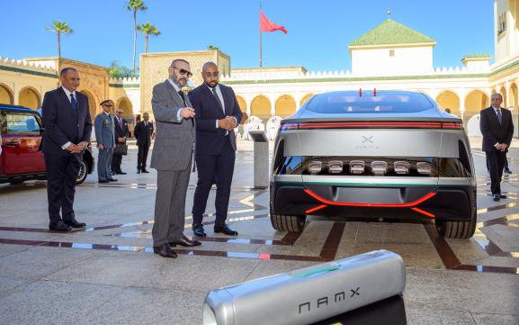 Présentation à Sa Majesté le Roi du prototype de véhicule à hydrogène NamX d’initiative marocaine